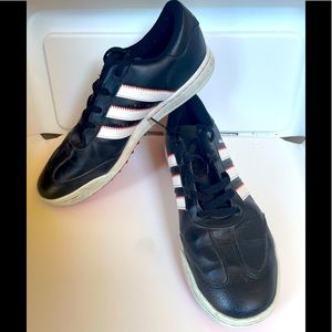 Adidas JR adicross V Junior's Spikeless Golf Shoe Size 5M Black/White/Red